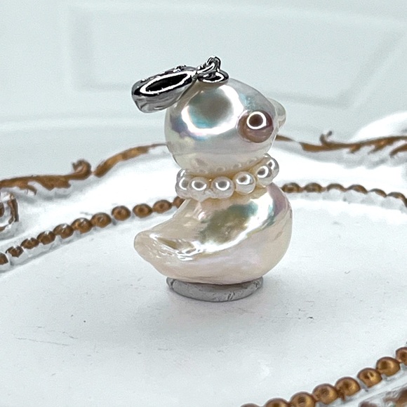 🪿🦆 Handmade Freshwater Edison Pearl 🦆 Duckies Character Detachable Pendant - Picture 2 of 3